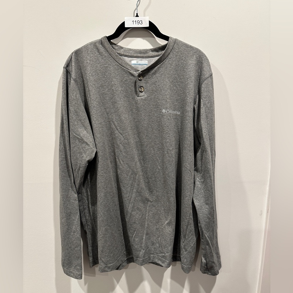 Columbia Men's Gray Long Sleeve Shirt